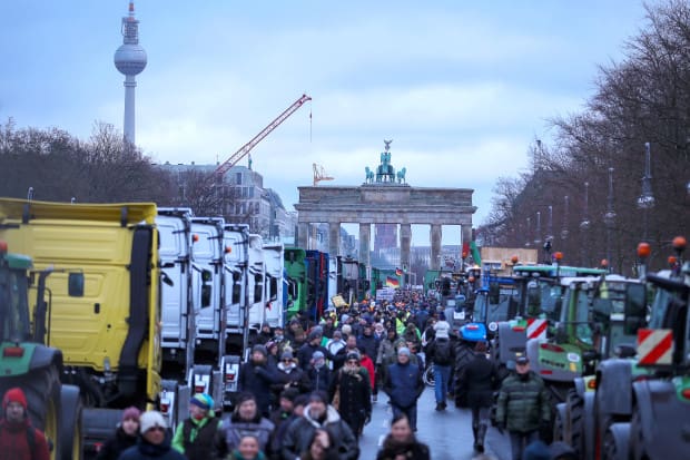 wie-die-berliner-polizei-die-teilnehmerzahlen-der-bauern-und-mittelstandsdemonstration-herunterspielt