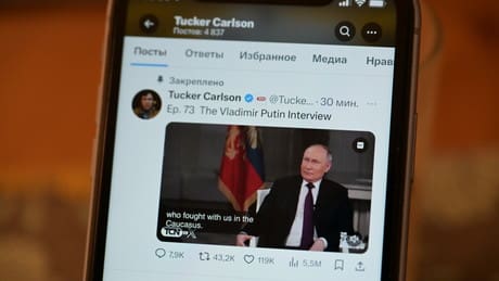kreml-rechnet-nach-carlsons-putin-interview-nicht-mit-unterstuetzung:-ziel-war-anregung-zum-nachdenken