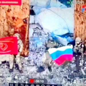 avdiivka:-verteidigung-bricht-zusammen,-ukrainer-evakuieren-im-chaos,-bevor-sie-eingekreist-werden-–-russische-flagge-weht-am-selben-ort,-an-dem-zelensky-sein-trotziges-selfie-aufgenommen-hat-(videos)