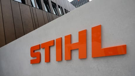 stihl,-eine-deutsche-firma,-bevorzugt-den-ausbau-ihres-geschaefts-in-der-schweiz-aufgrund-der-niedrigeren-kosten